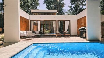 Deluxe Villa, 1 King Bed, Private Pool, Poolside | Premium bedding, down duvets, minibar, individually decorated
