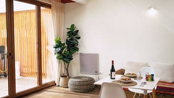 Deluxe Villa | Premium bedding, down comforters, minibar, individually decorated