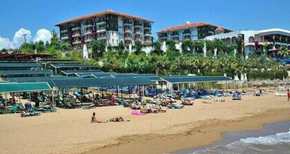 Club Side Coast Hotel