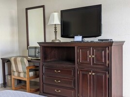 Handicap Room | Blackout drapes, iron/ironing board, free WiFi, bed sheets
