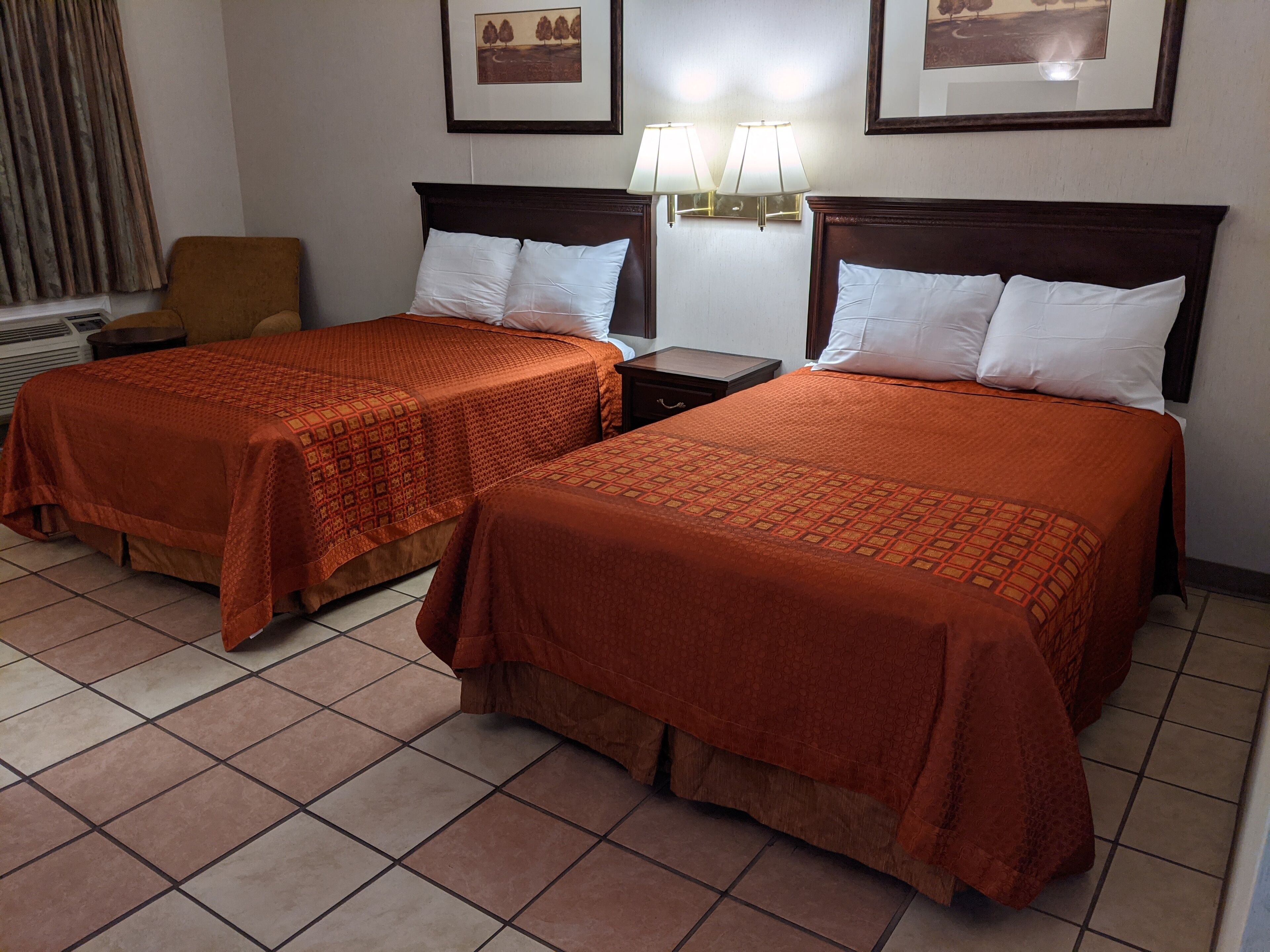 Phòng Tiêu chuẩn, 2 giường đôi, không hút thuốc | Màn/rèm cản sáng, bàn ủi/dụng cụ ủi quần áo 