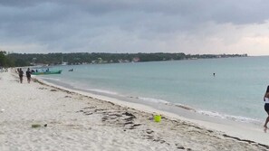 Beach/ocean view - Bar-B-Barn Beach Hotel (Negril)