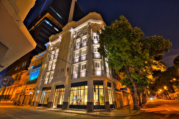 Façade de l’hébergement - soirée/nuit