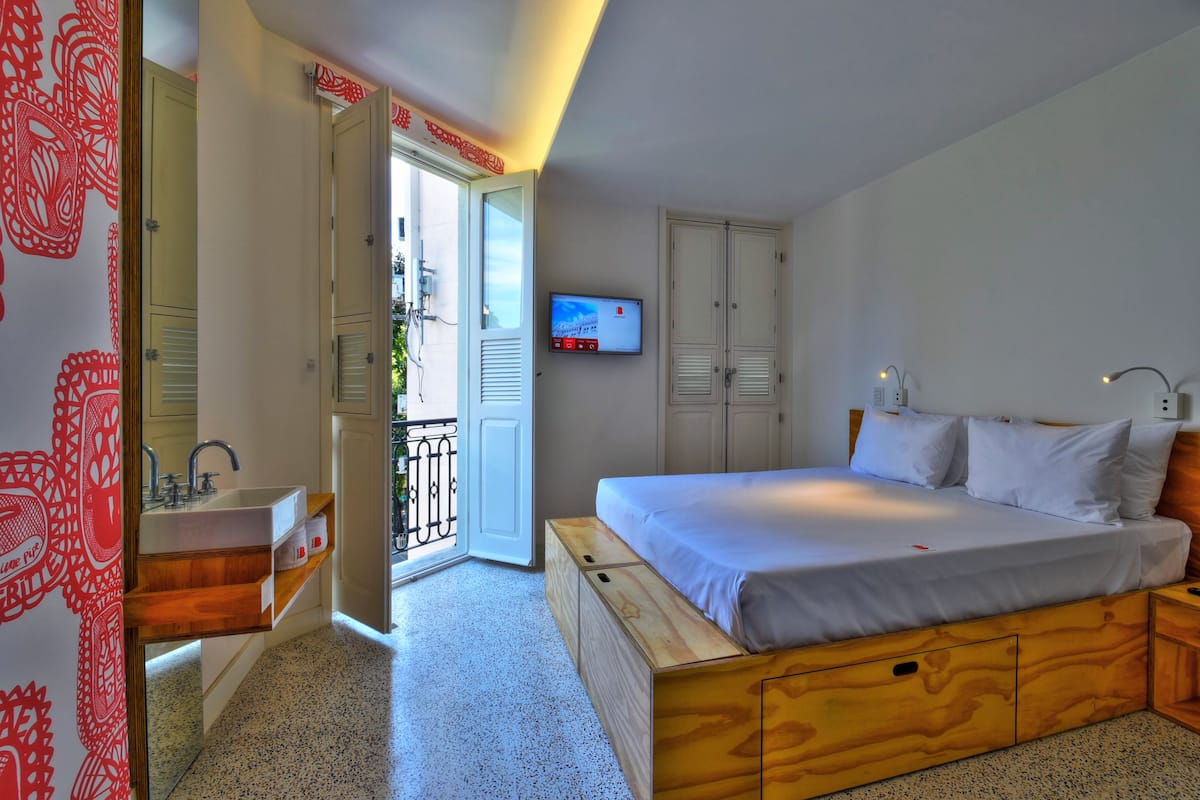 Habitación ejecutiva, 1 cama doble | Minibar, caja fuerte, cortinas opacas y sistema de insonorización