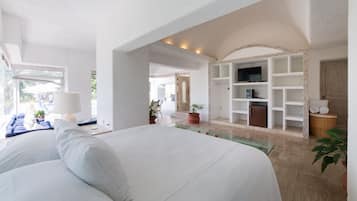 Villa Luxe, 5 chambres, vue partielle sur l'océan | 5 chambres, bureau, espace de travail pour ordinateur portable