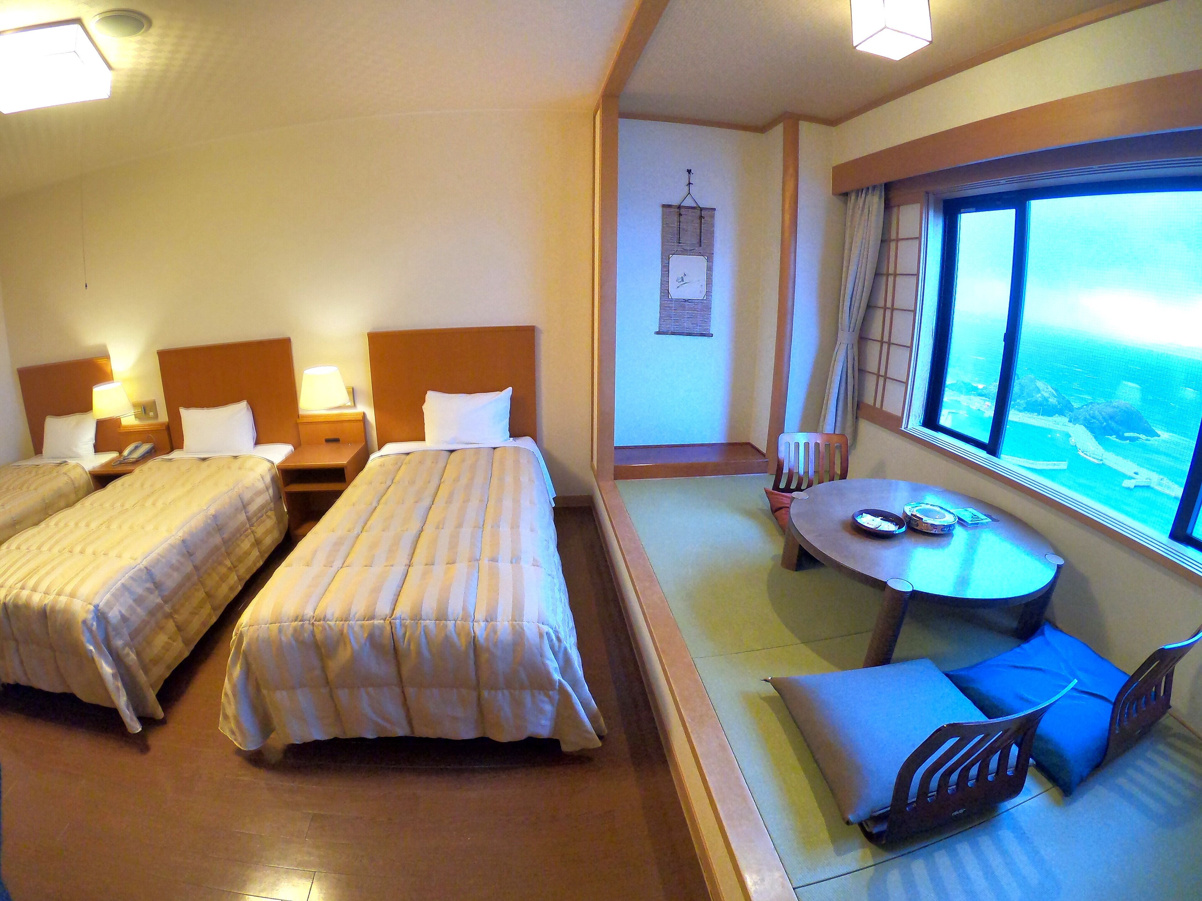 三人房, 非吸煙房, 海灣景觀 | 客房內保險箱