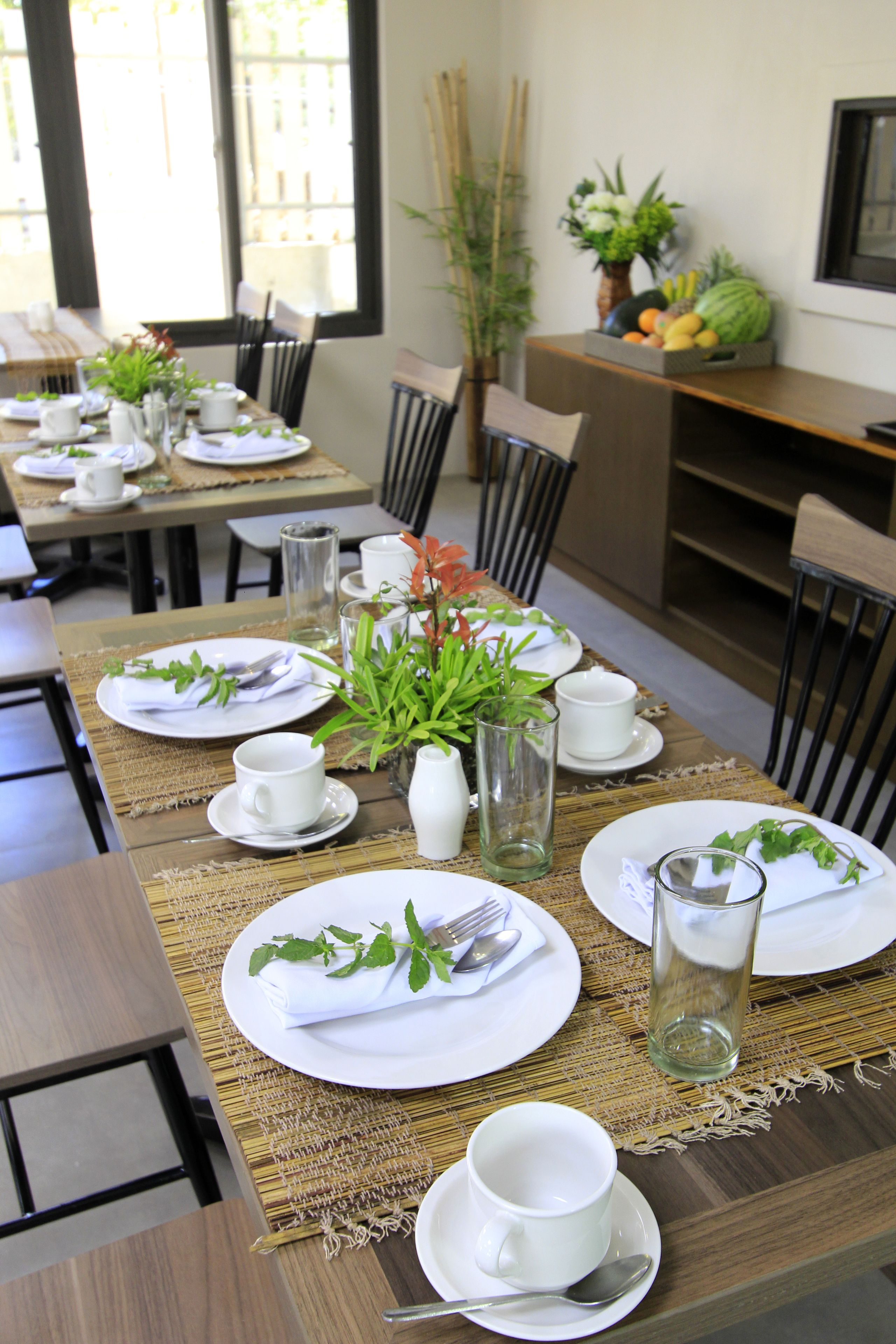 breakfast, lunch, dinner served; local and international cuisine