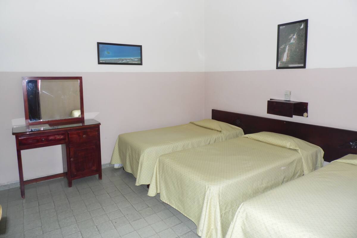 Standard Room, 3 Single Beds | Desk, free rollaway beds, free WiFi