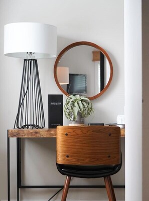 Deluxe Non-Smoking Room | Living area | Flat-screen TV