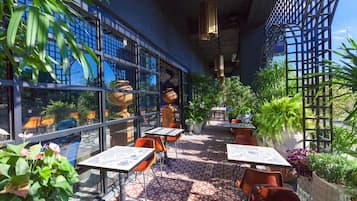 酒吧(店内)
