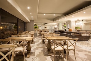 Food court