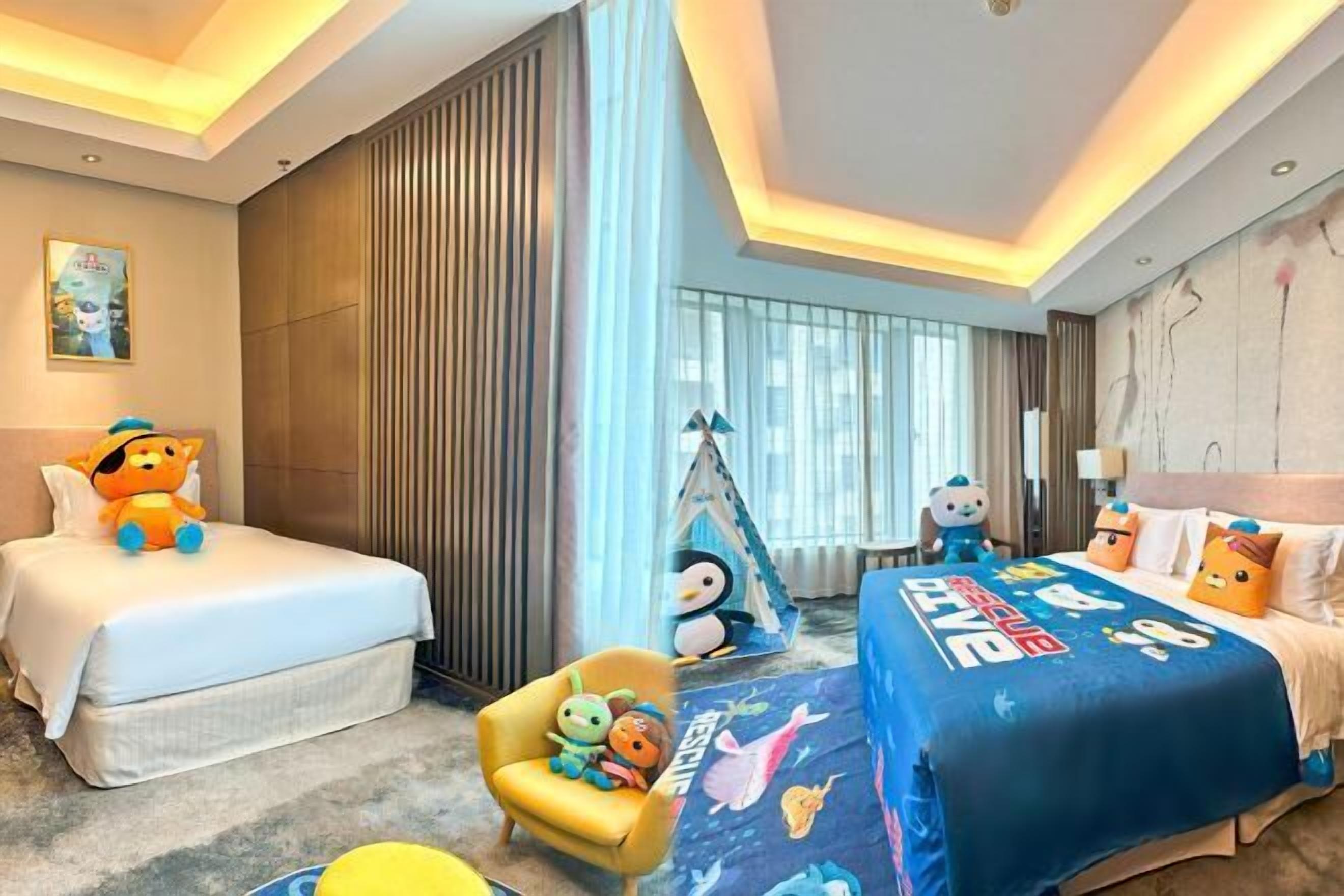 Minibar, caja fuerte, escritorio y cortinas opacas