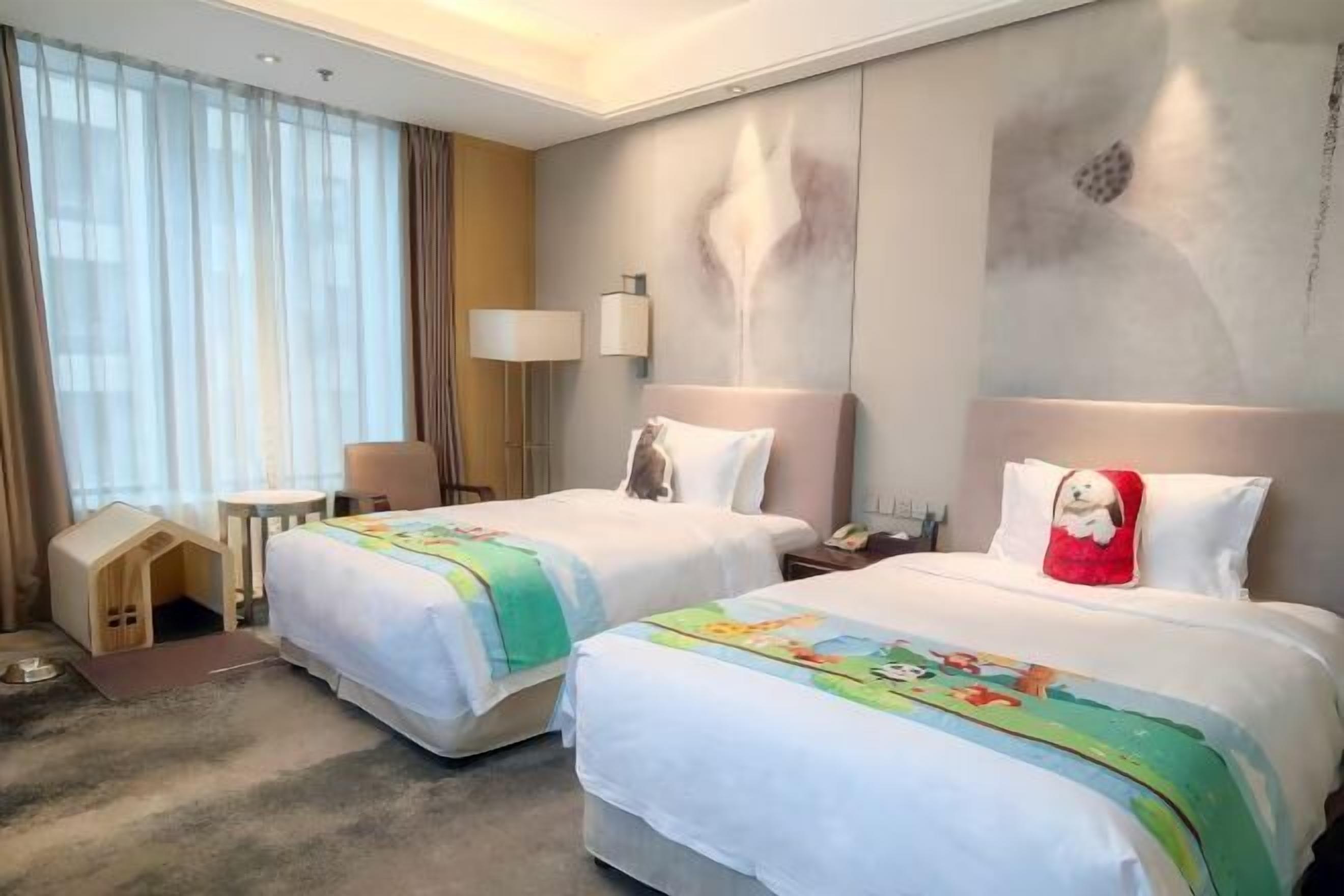 Minibar, una cassaforte in camera, una scrivania, tende oscuranti