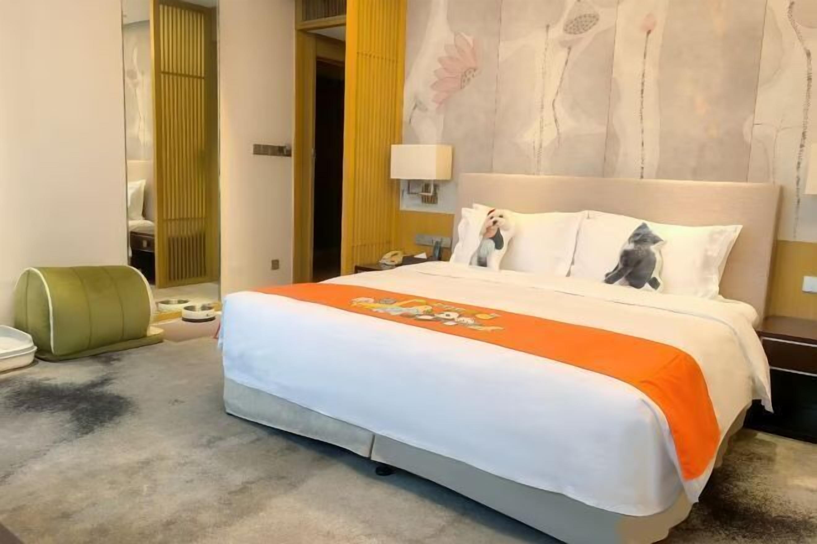 Minibar, una cassaforte in camera, una scrivania, tende oscuranti