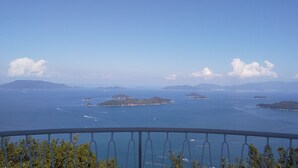Unclassified image, 5 of 70, button - Takamatsu guesthouse akane (Takamatsu)