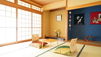 Down duvets, free WiFi, bed sheets