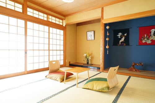 Takamatsu guesthouse akane