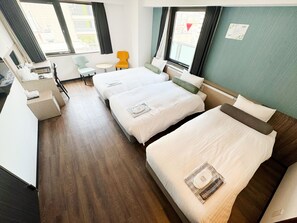 Tripla Deluxe, non fumatori | Una scrivania, tende oscuranti, ferro/asse da stiro, Wi-Fi gratuito