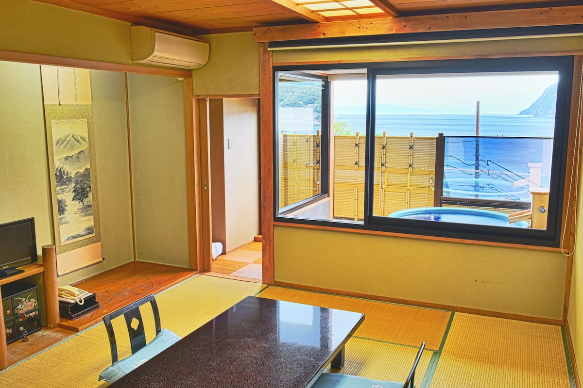 Ocean View Japanese Style Room with Open-air Bath | 1 bedroom, minibar, in-room safe, free WiFi