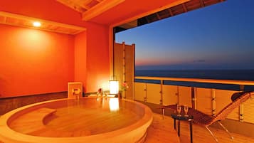 Suite tradicional, vista al océano (Japanese Style, with Open-air Bath) | Baño | Amenidades de baño gratuitas, secadora de cabello, pantuflas, bidet
