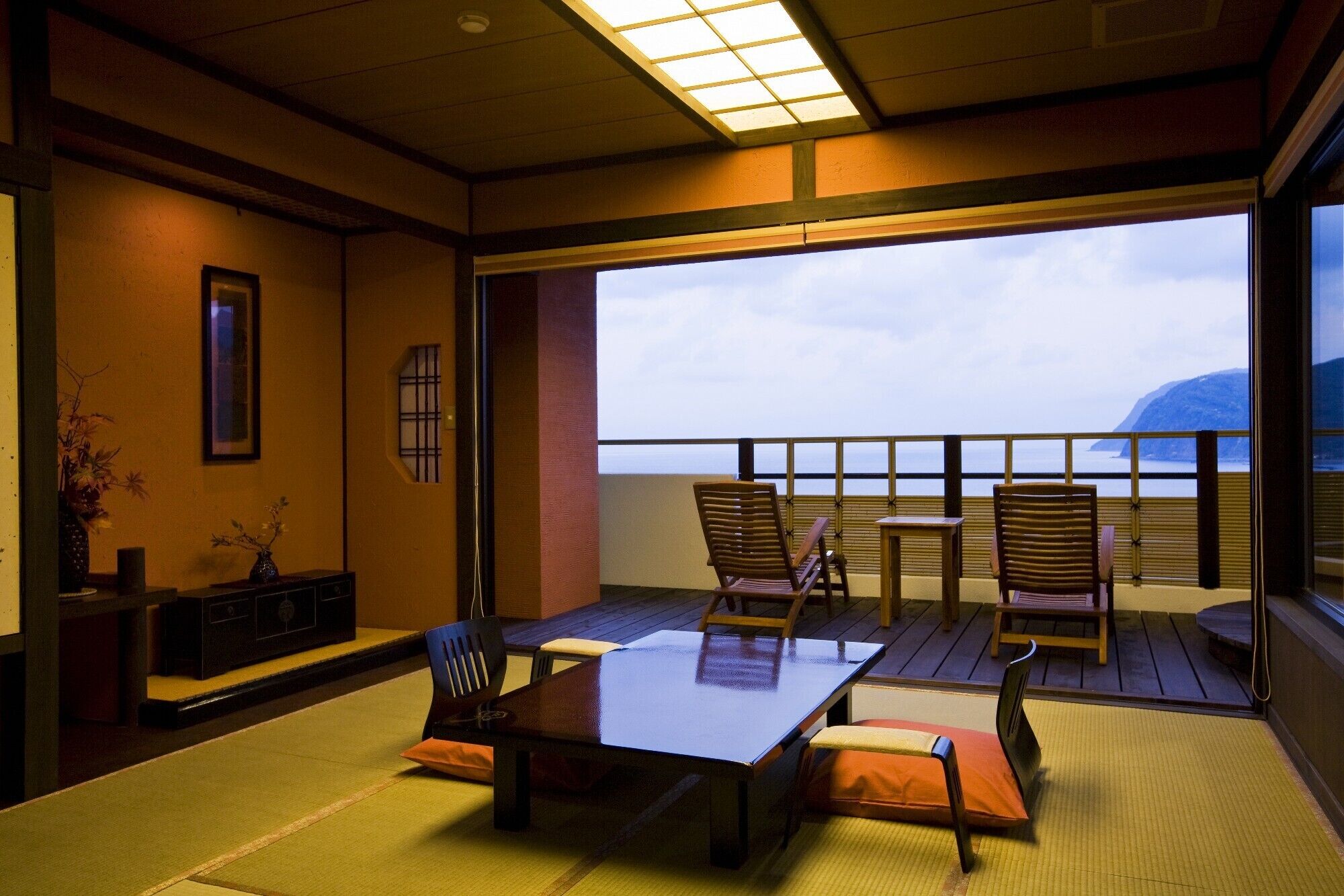 Habitación tradicional, hidromasaje, vista al océano (Executive, Japanese Style) | Minibar, caja de seguridad en la habitación, wifi gratis y ropa de cama 
