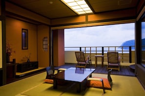 Ocean View Japanese Western Style Executive Room with Open-air Bath - Shin-Kaikatei Izumi (Izu)