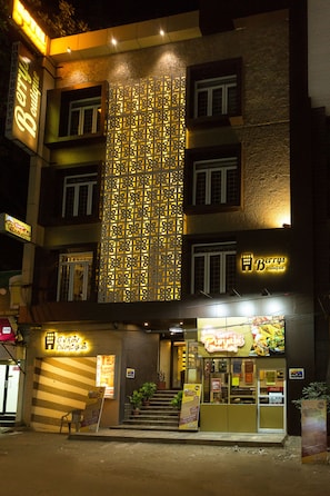 Front of property – evening/night