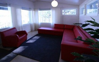 Casa, 3 habitaciones, sauna | Sala de estar | Una televisión de pantalla plana, una chimenea