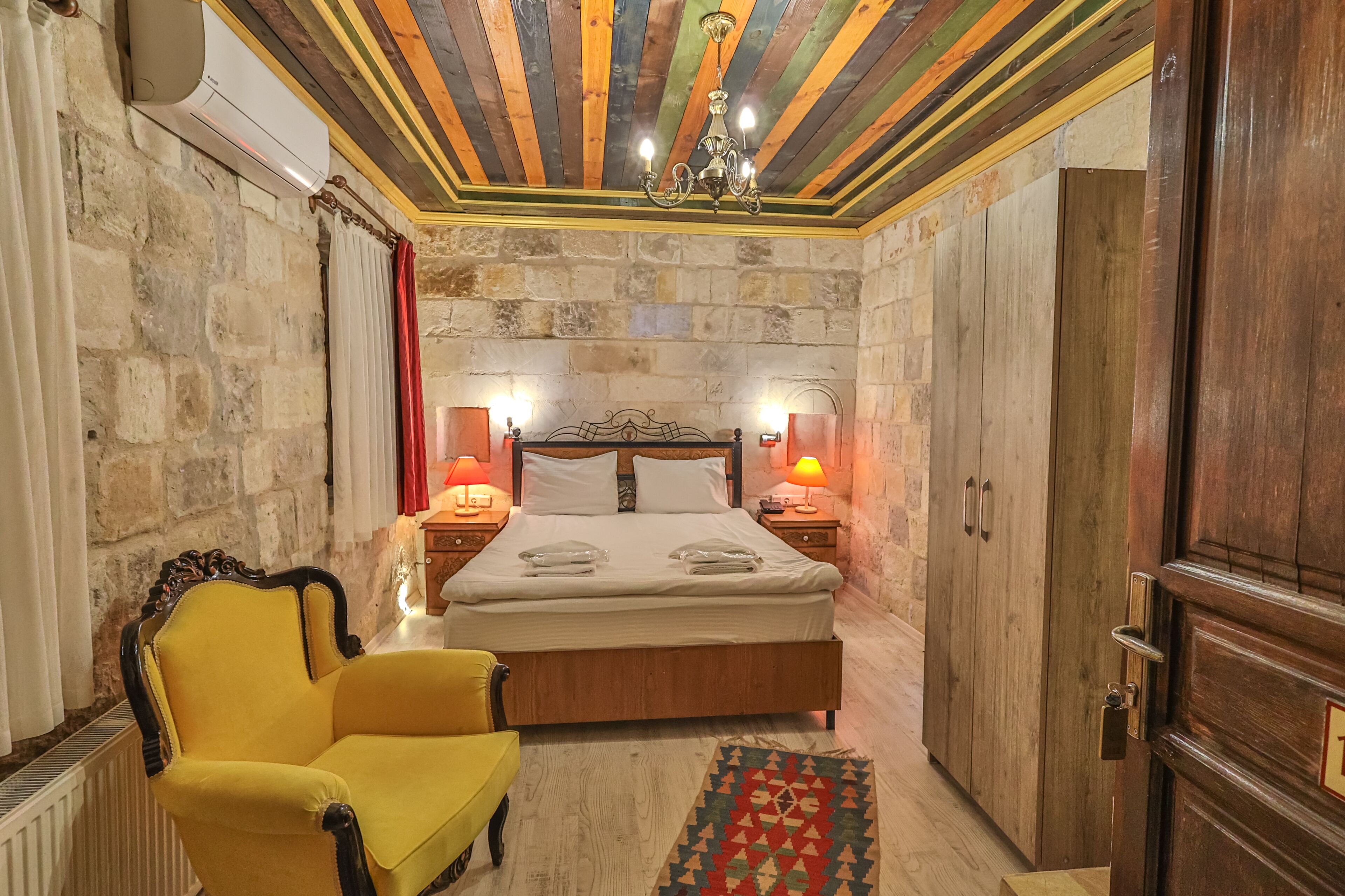 Foto - Bedrock Cave Hotel