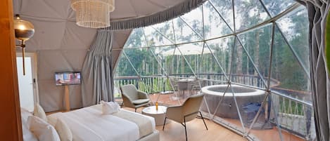 Rómantískt tjald | Rúmföt af bestu gerð, rúm með „pillowtop“-dýnum, sérvalin húsgögn