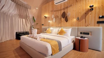 Premium bedding, pillow-top beds, individually furnished, desk