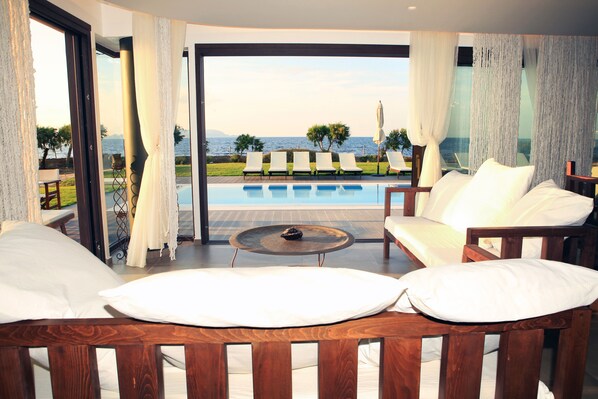 Villa | Bar (in der Unterkunft)