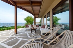 Villa, 5 Schlafzimmer, Meerblick, Strandnähe | Terrasse/Patio