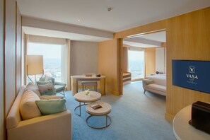 Glacier Suite, Bath up, City View, Executive lounge access | Utsikt fra rommet