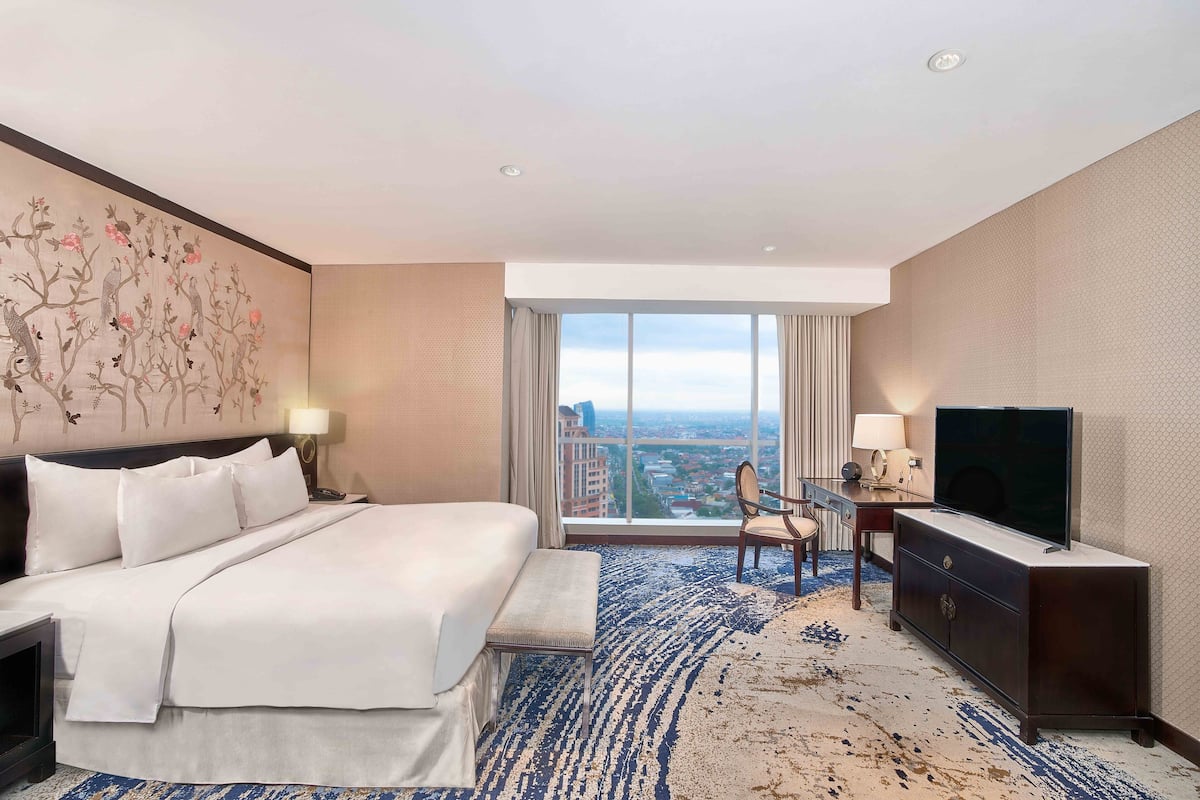 Breccia Suite, Bath up, City View, Executive lounge access | 1 slaapkamer, een gratis minibar, een kluis op de kamer, een bureau