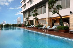 Outdoor pool, sun loungers