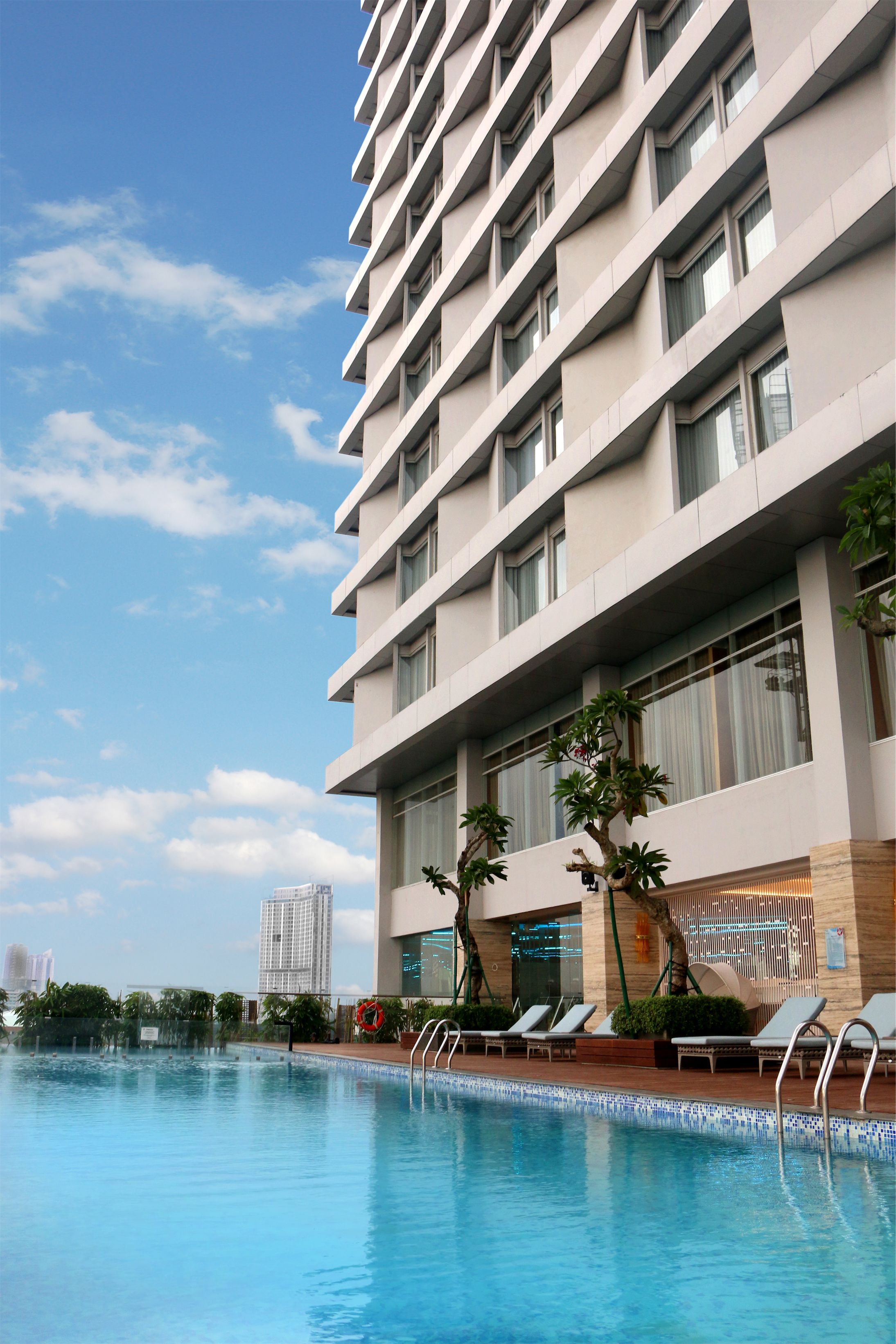 outdoor pool, pool loungers