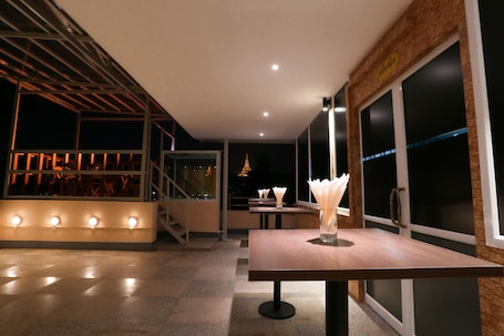 Vista desde la propiedad. Hotel H Valley Yangon