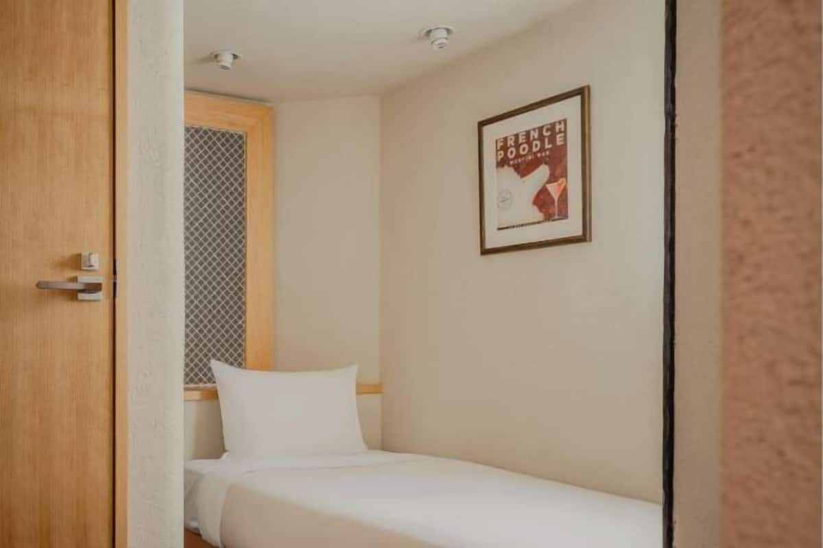 Soundproofing, iron/ironing board, free WiFi, bed sheets