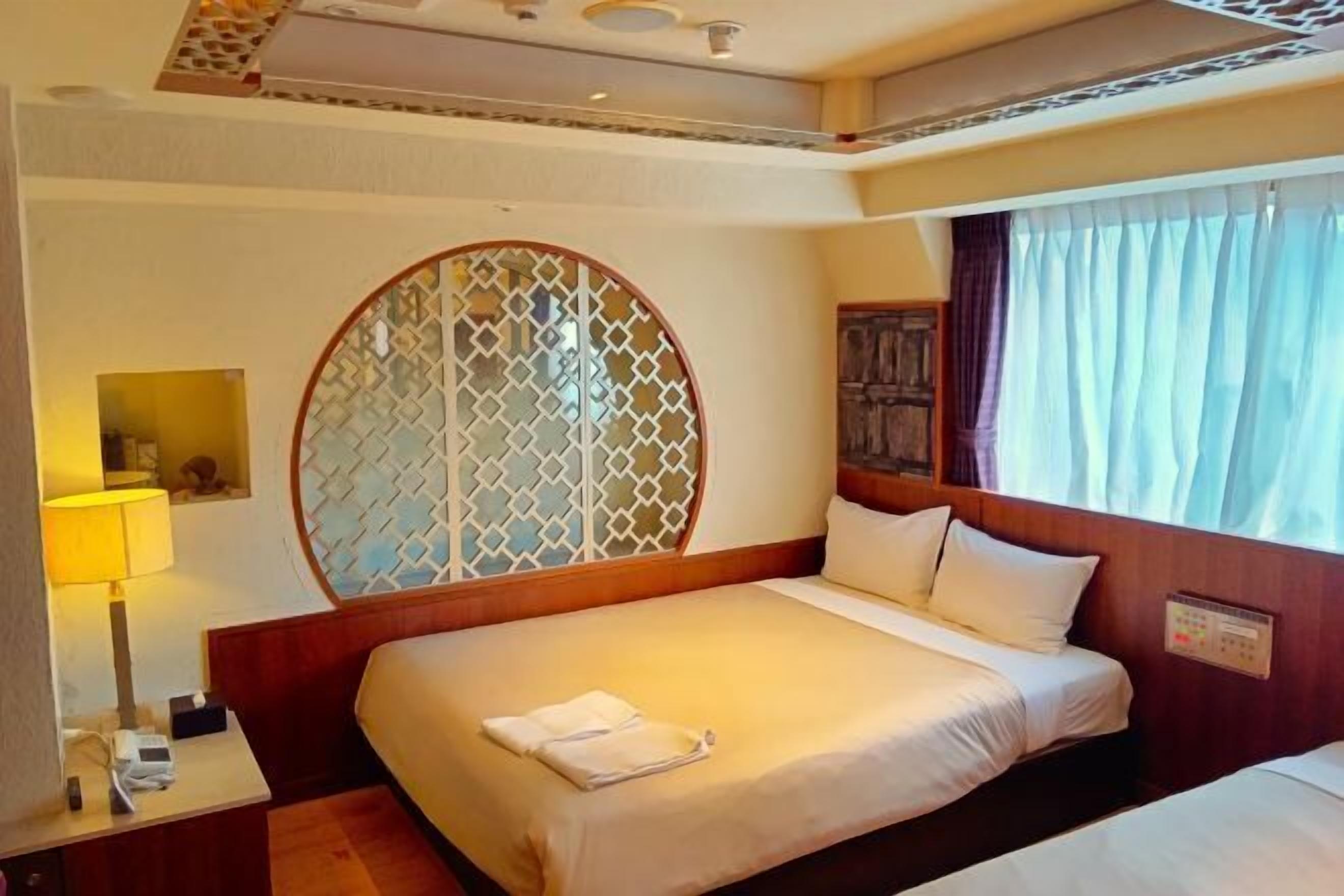 Insonorización, tabla de planchar con plancha y wifi gratis 