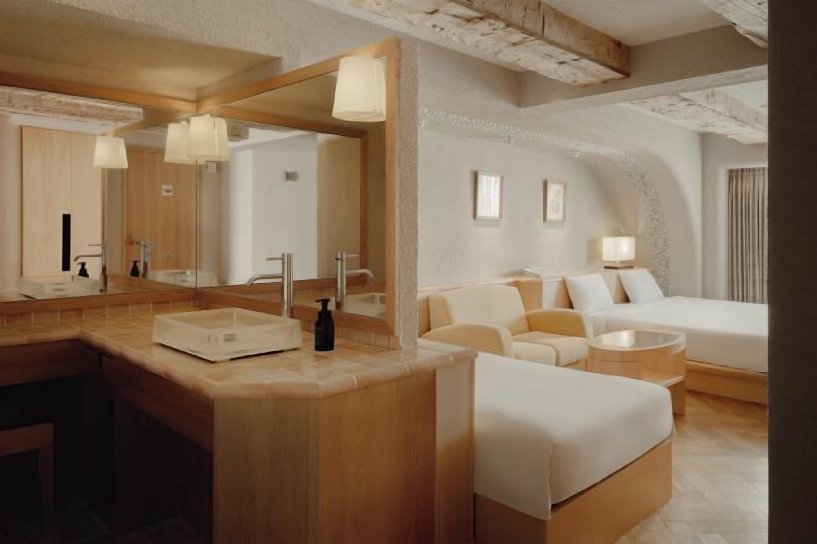 Soundproofing, iron/ironing board, free WiFi, bed sheets