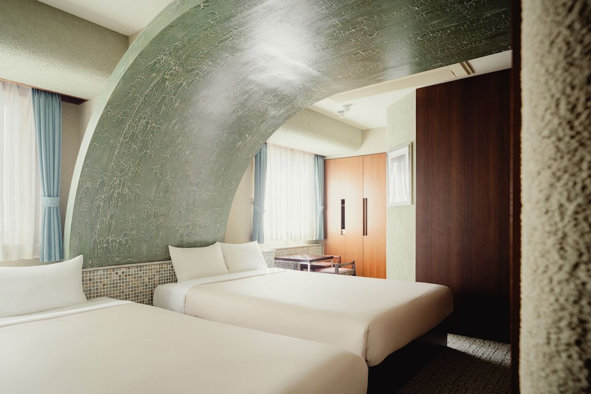 Soundproofing, iron/ironing board (on request), free WiFi, bed sheets