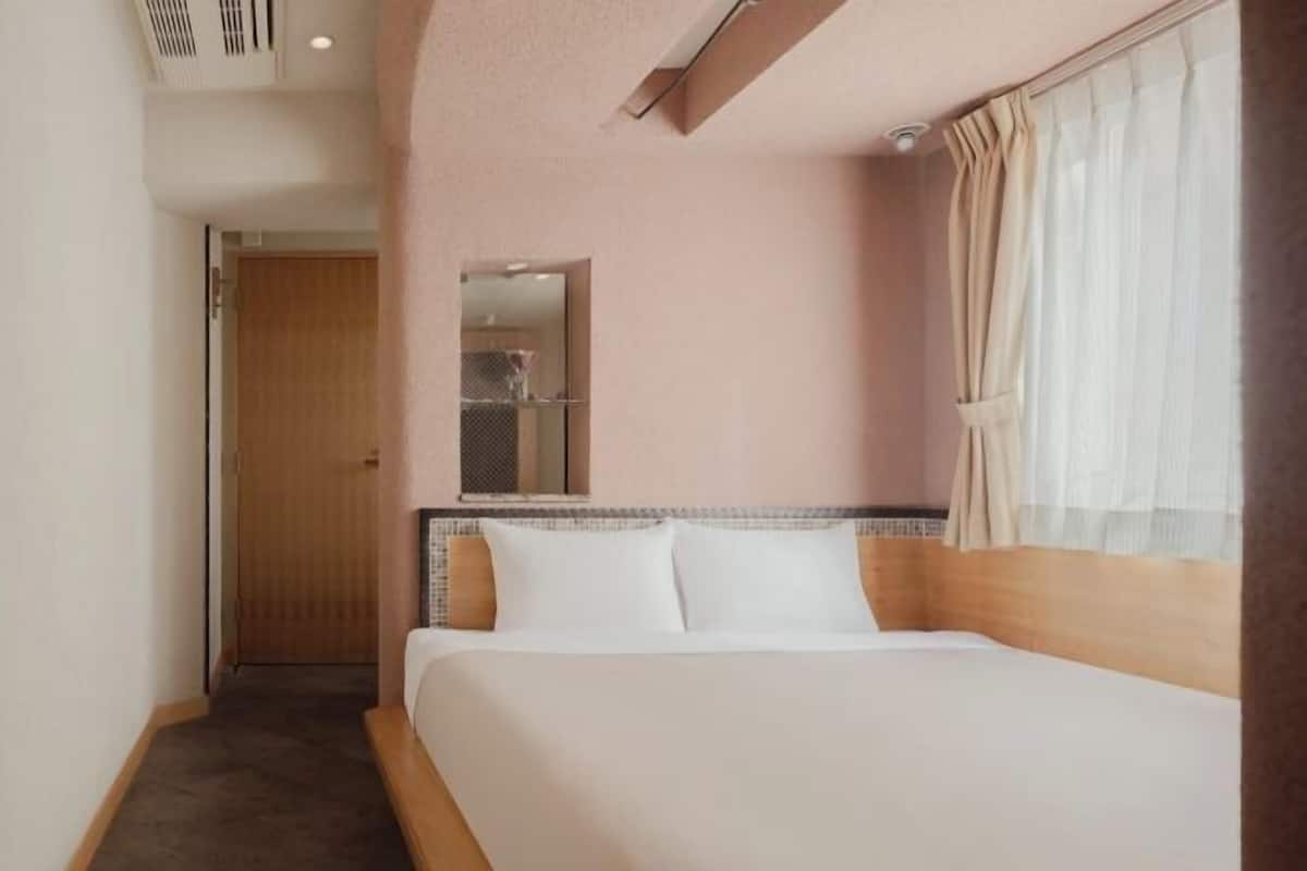 Soundproofing, iron/ironing board, free WiFi, bed sheets