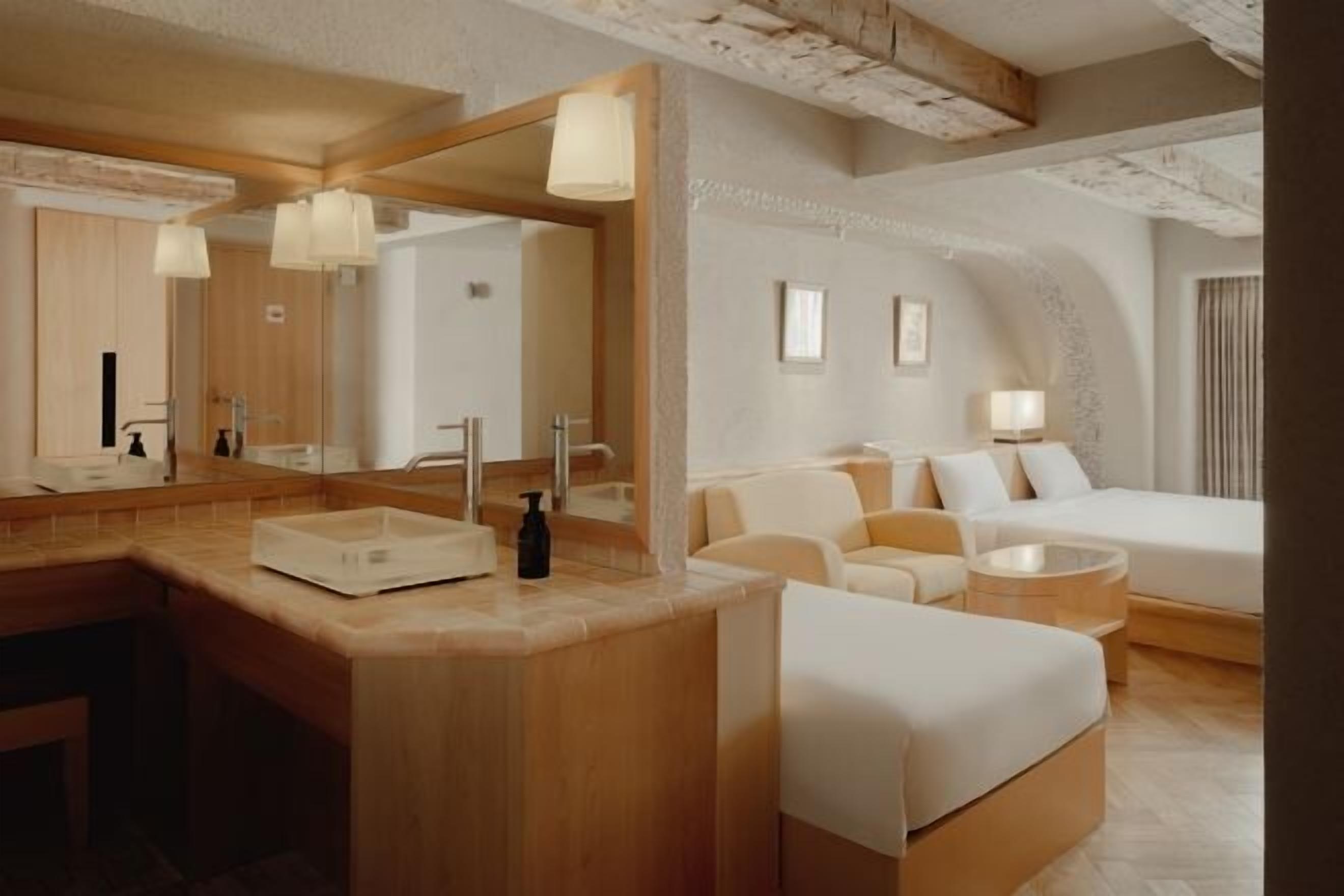 Soundproofing, iron/ironing board, free WiFi, bed sheets