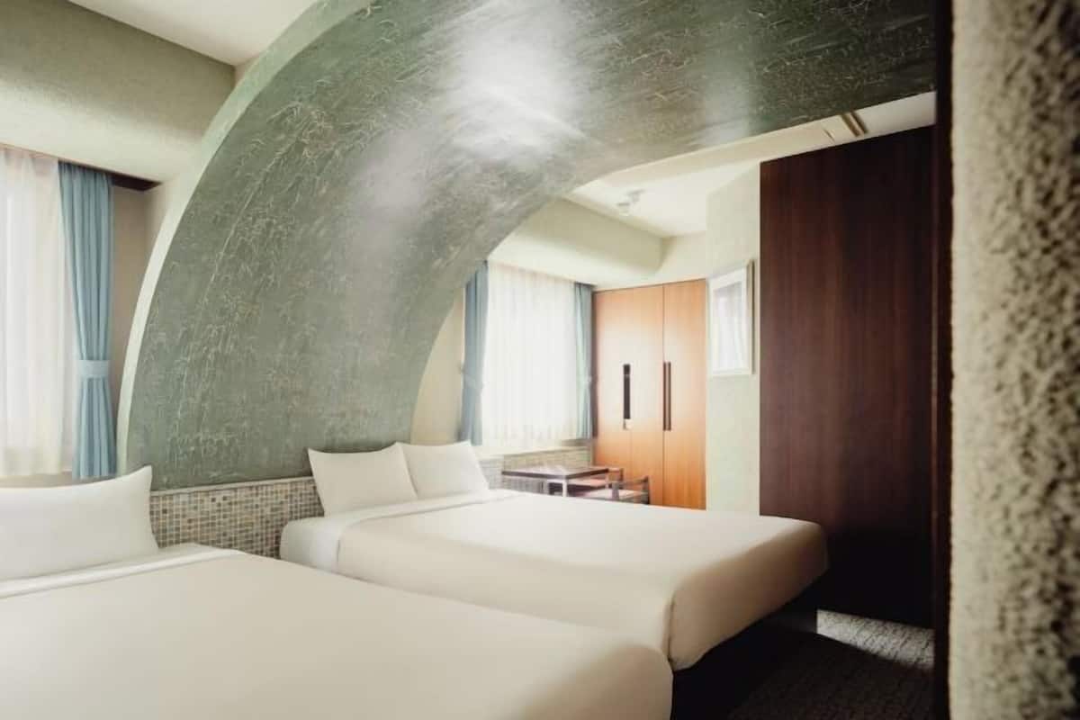 Soundproofing, iron/ironing board, free WiFi, bed sheets