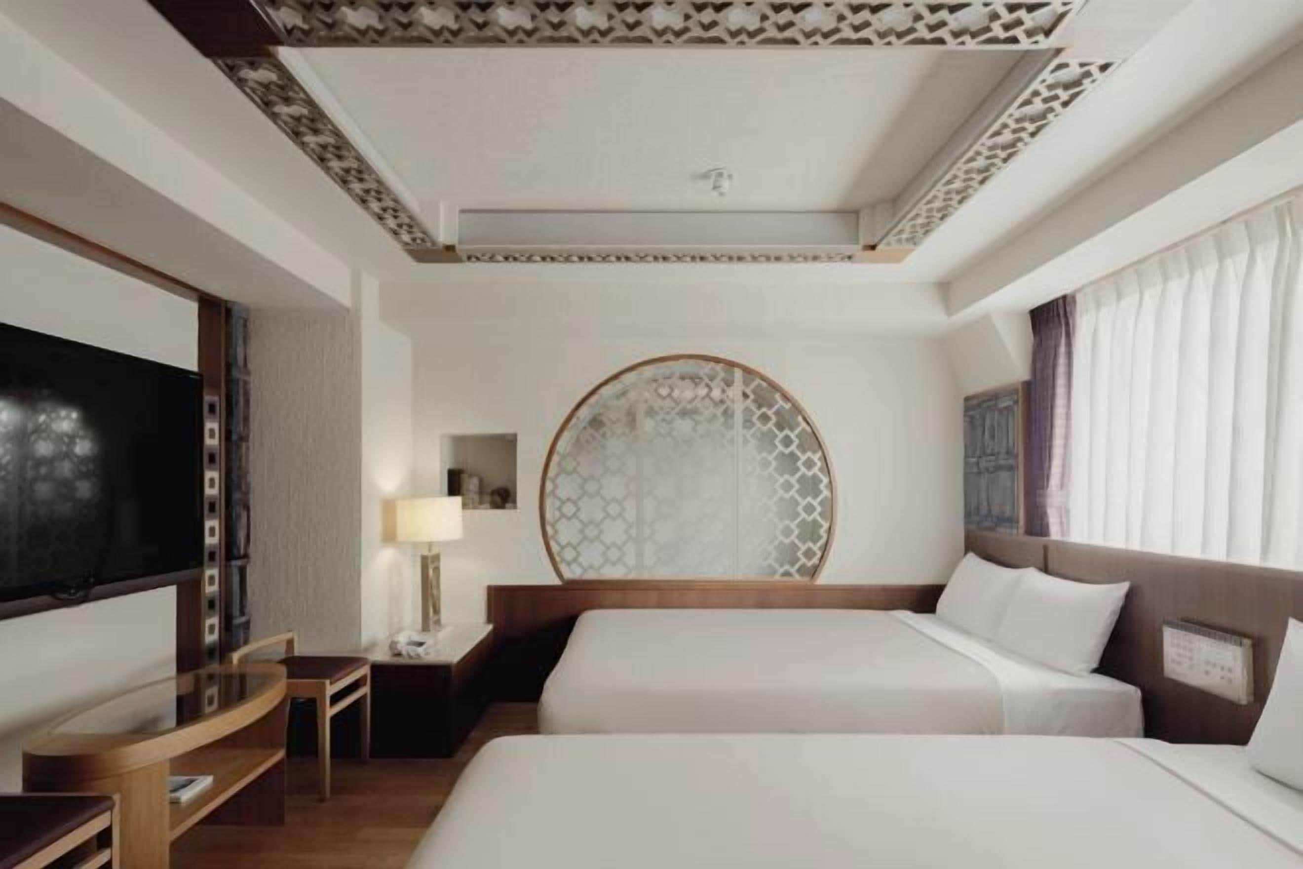 Insonorización, tabla de planchar con plancha y wifi gratis 