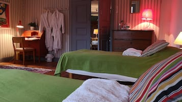 Twin Room (3)