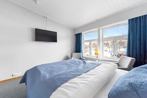 Economy Double Room, Mountain View | Desk, soundproofing, free WiFi