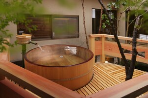 Superior Room, Hot Tub (Annex Building) | Bathroom | Free toiletries, hair dryer, slippers, bidet