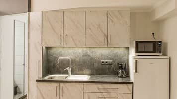 Comfort Studio | Private kitchen | Fridge, electric kettle